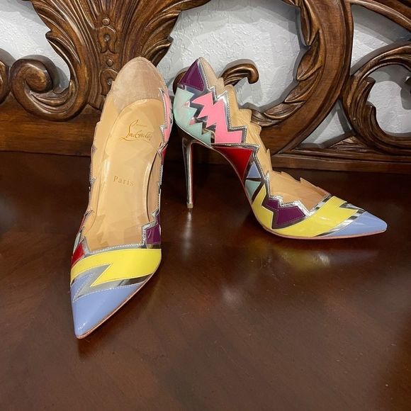 Chanel and Lux Bags - Some still available - see closet! Don’t miss out! 😘 - Picture 11 of 15